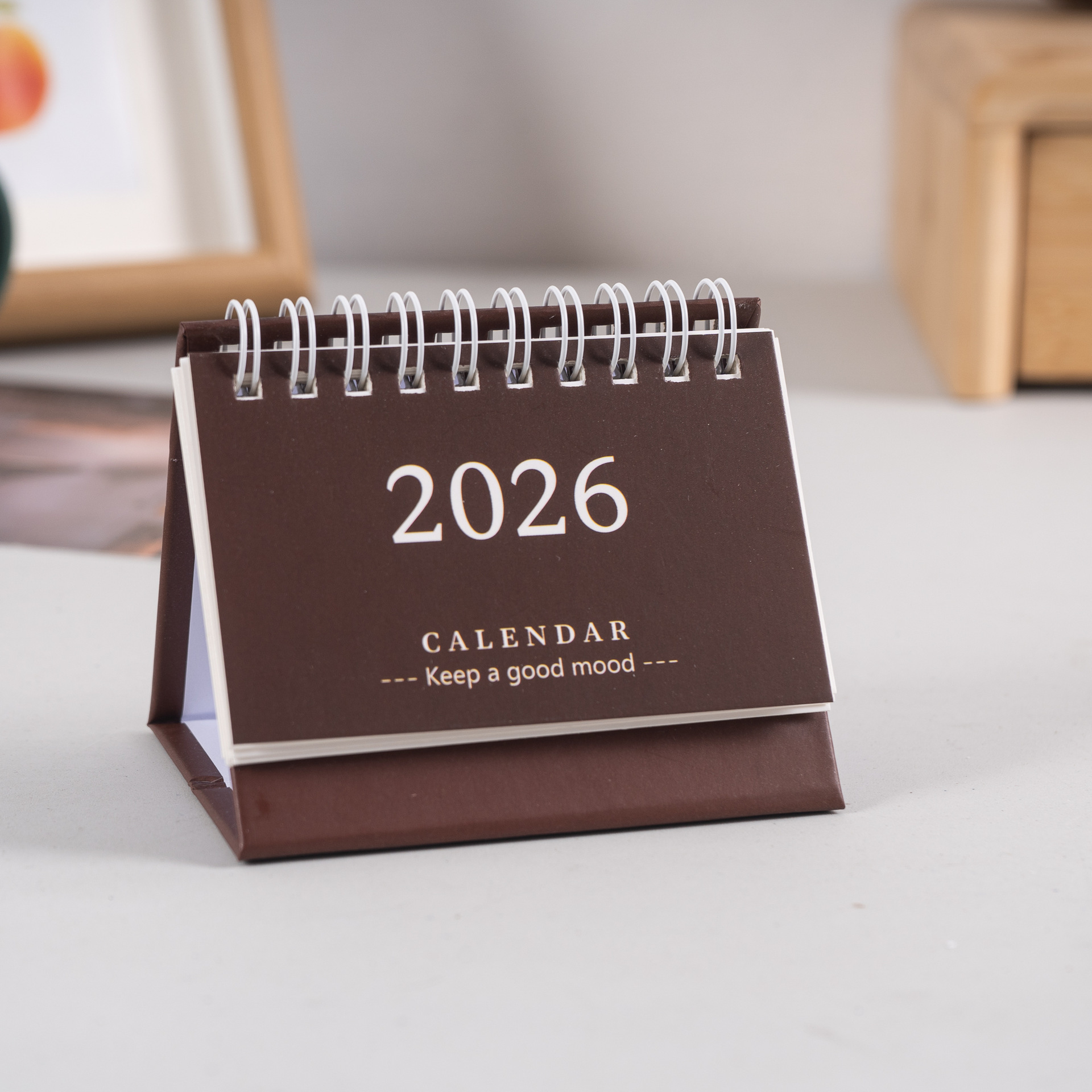 Simple Desk Calendar 2025-2026 - Office Stationery Supply List avaliação e preço